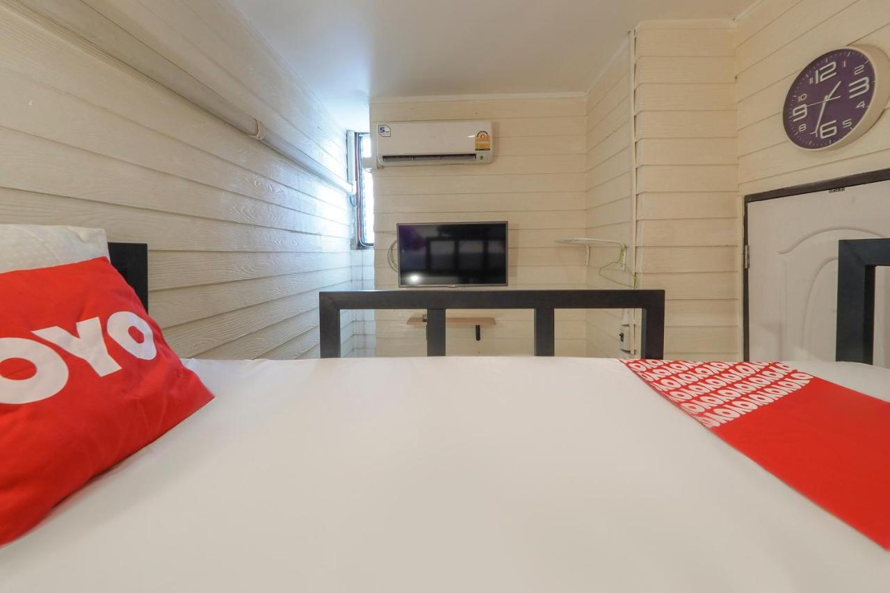 Oyo 1016 Jade'S House Hotel Bangkok Ngoại thất bức ảnh