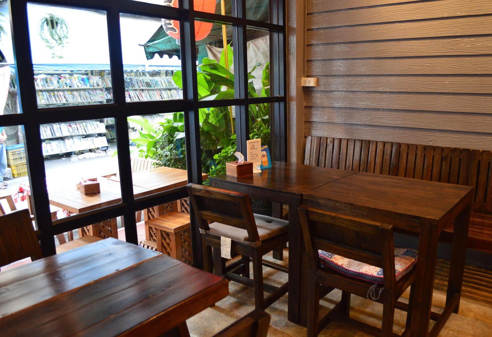 Oyo 1016 Jade'S House Hotel Bangkok Ngoại thất bức ảnh