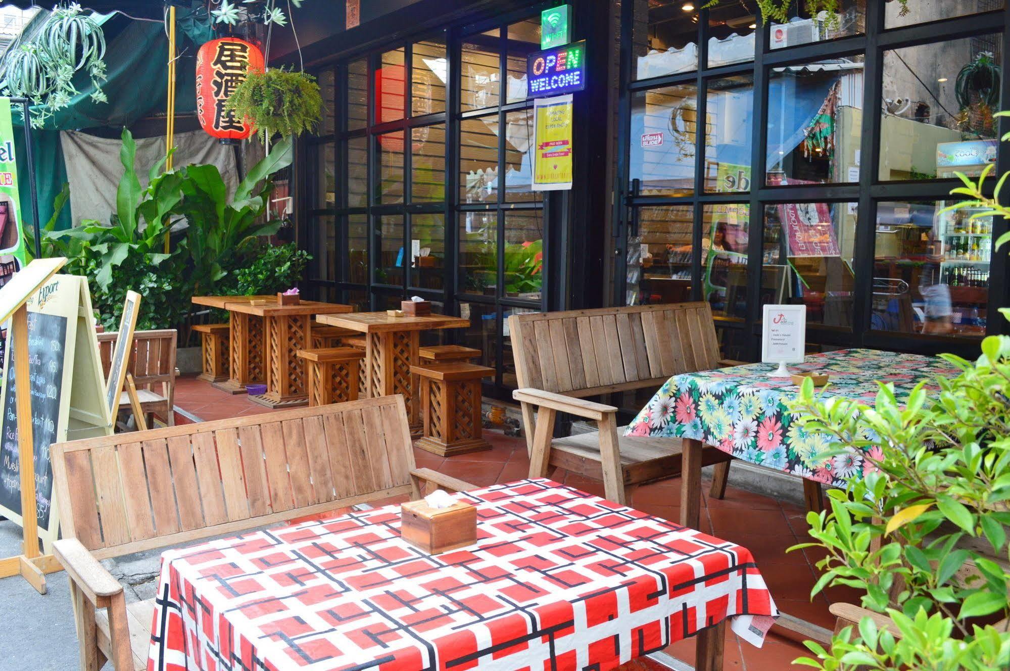 Oyo 1016 Jade'S House Hotel Bangkok Ngoại thất bức ảnh
